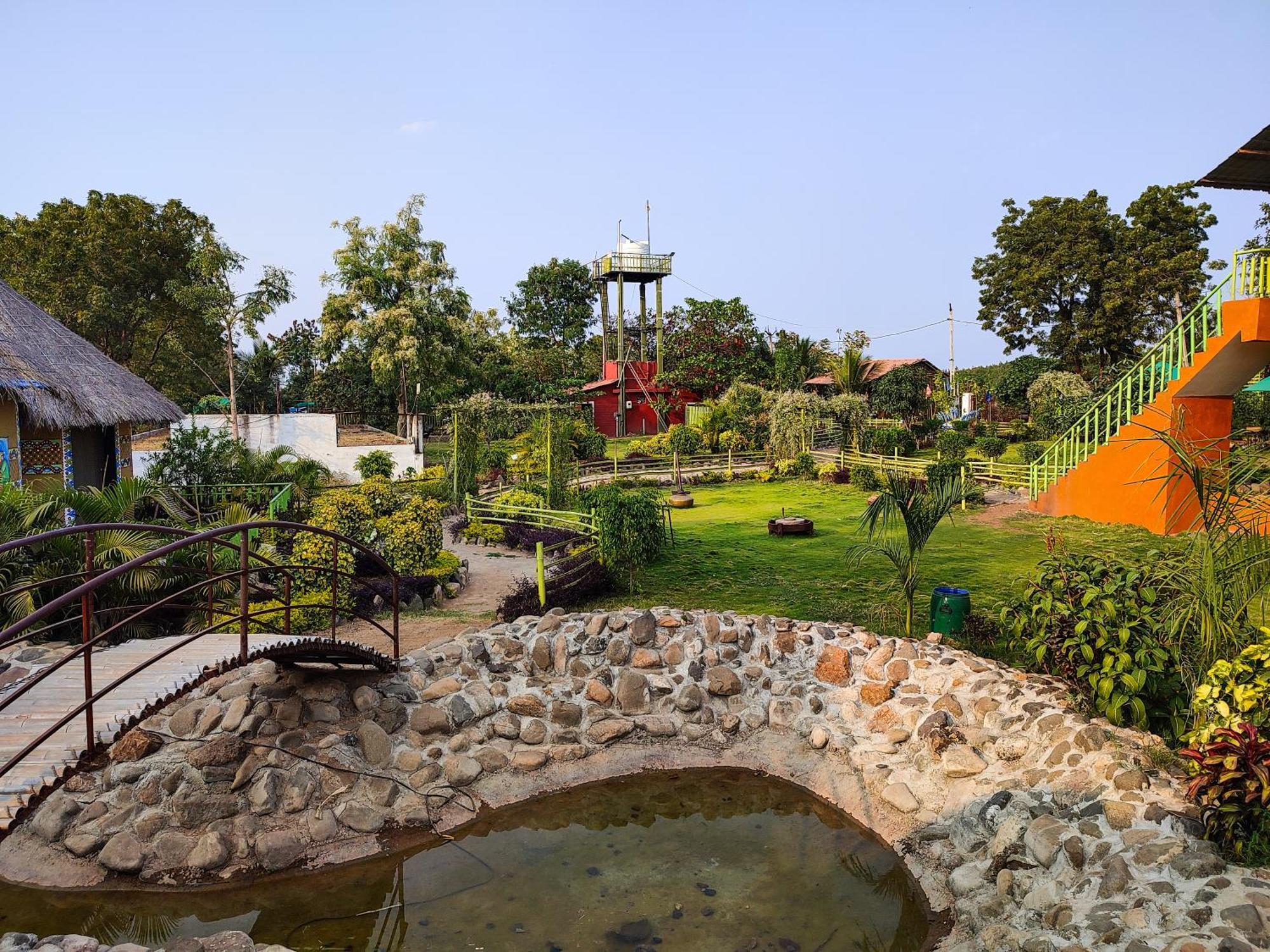 Van Vagdo Resort Rajpipla ภายนอก รูปภาพ