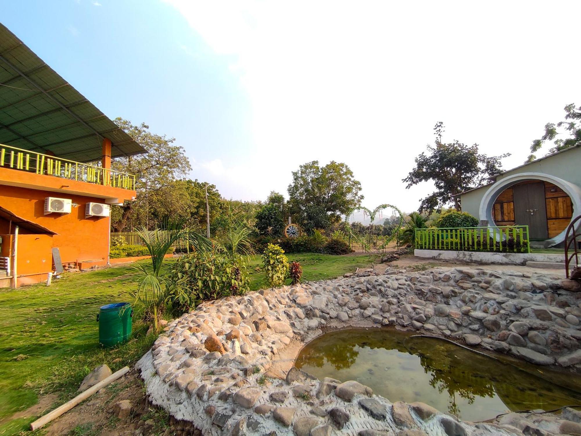 Van Vagdo Resort Rajpipla ภายนอก รูปภาพ