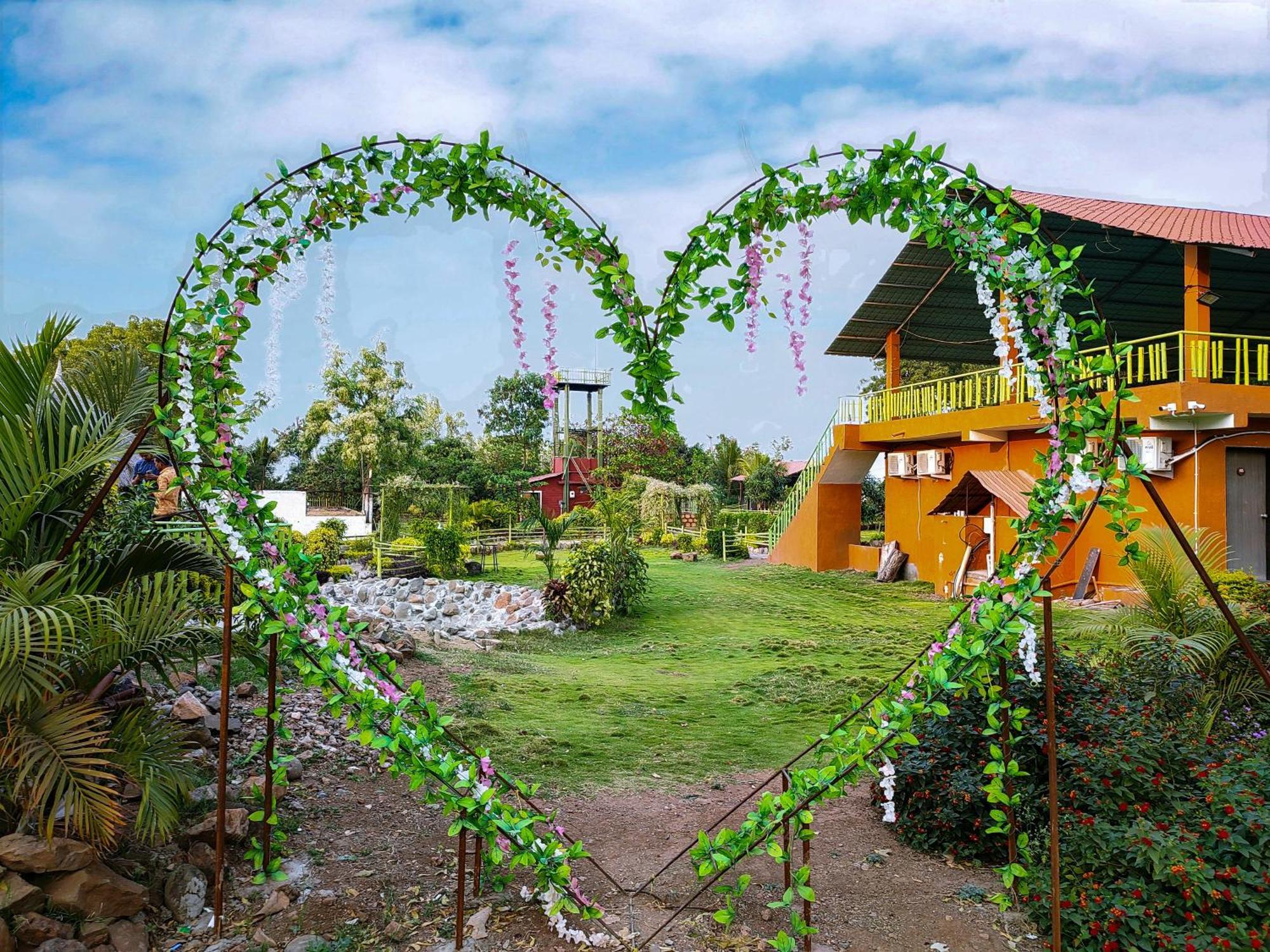 Van Vagdo Resort Rajpipla ภายนอก รูปภาพ