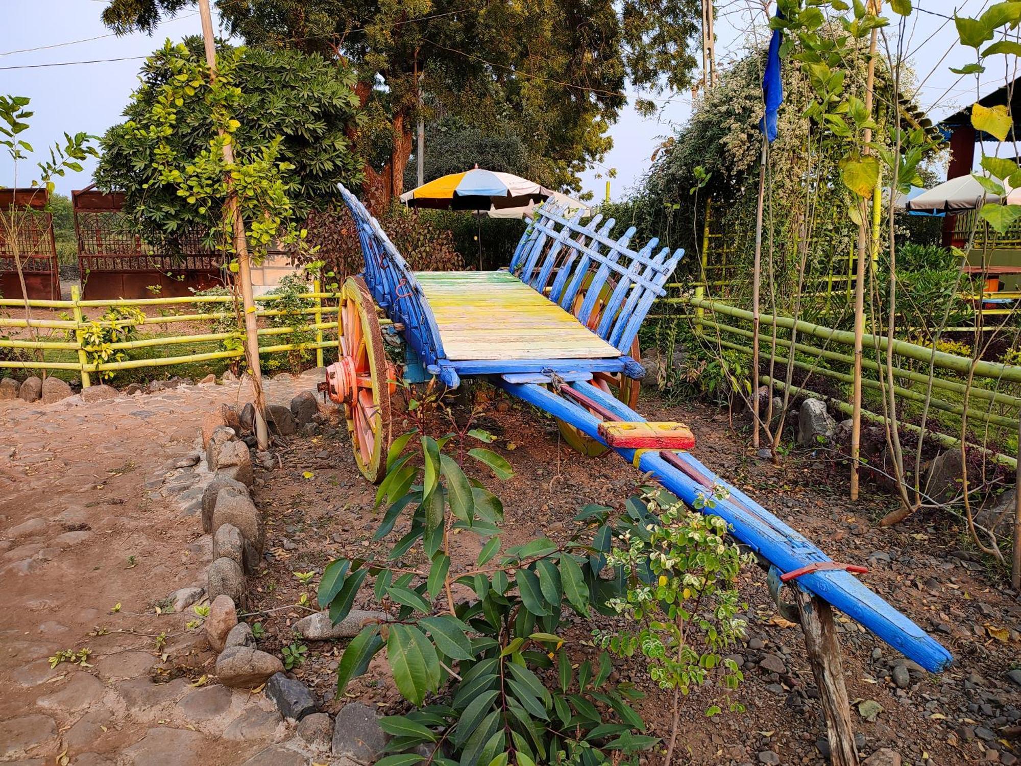 Van Vagdo Resort Rajpipla ภายนอก รูปภาพ