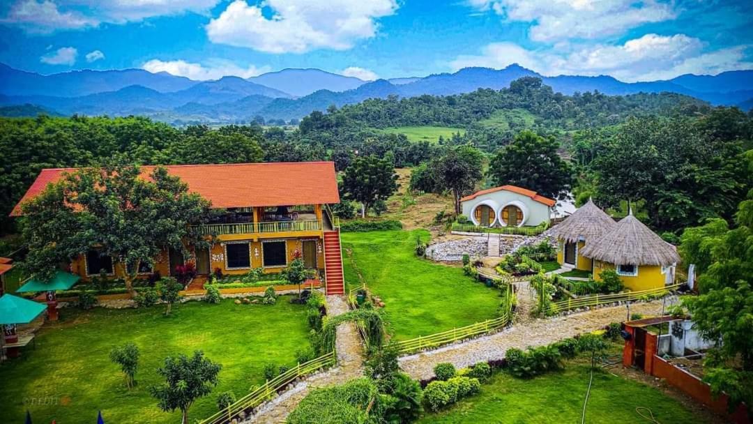 Van Vagdo Resort Rajpipla ภายนอก รูปภาพ