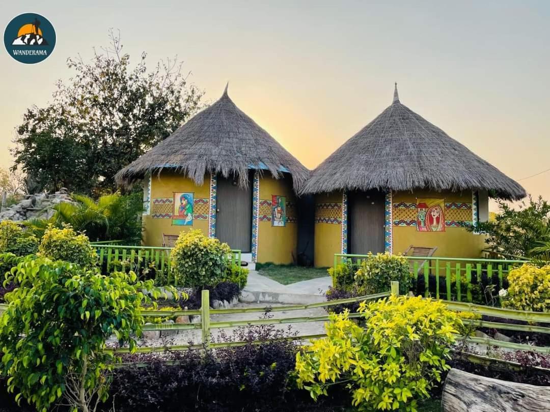 Van Vagdo Resort Rajpipla ภายนอก รูปภาพ